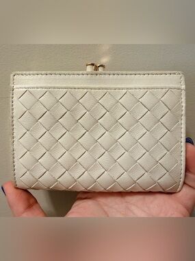 *Cute* Authentic Bottega Veneta - Compact Kiss-lock Wallet